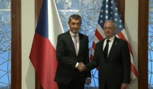 James Mattis rencontre le Premier ministre tchèque à Prague