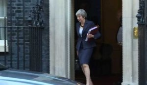 Projet d'accord sur le Brexit: Theresa May se rend au Parlement