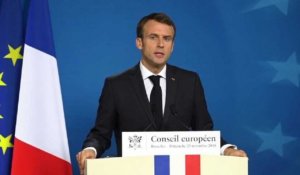 "Gilets jaunes": il faut apporter une "réponse claire" (Macron)