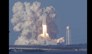 Space X. La voiture lancée par Falcon Heavy filmée en direct depuis l'espace