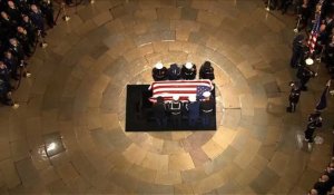 Le cercueil de George H.W. Bush arrive au Capitole