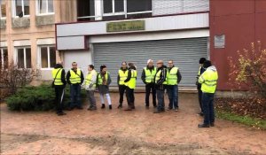Mobilisation des Gilets jaunes devant le centre des impôts, intervention de la police à Longuenesse 
