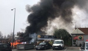 Rennes. Feu rue de St Brieuc suite à la manifestation lycéenne 