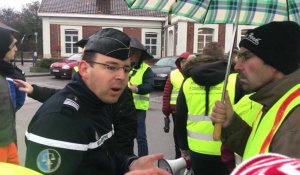 Avesnes-sur-Helpe : des gilets jaunes en colère se frottent aux gendarmes