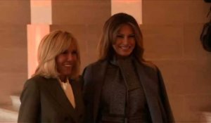 Melania Trump accueillie par Brigitte Macron à Versailles