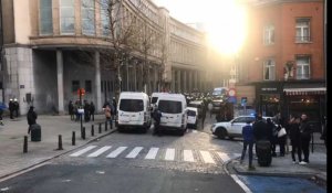 Bruxelles: les gilets jaunes encerclés