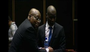Af. Sud: Jacob Zuma arrive à son audience pour corruption