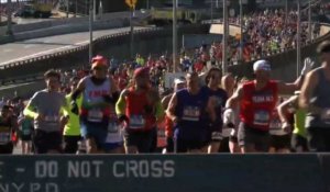 Des milliers de personnes courent le marathon de New York