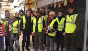 Action symbolique des Gilets jaunes à Carrefour Saint-André-les-Vergers