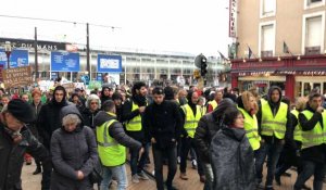 Le Mans. Gilets jaunes et défenseurs de l'environnement ensemble dans les rues