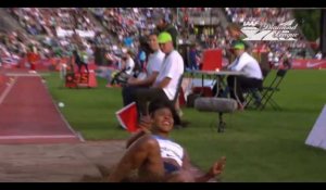 Zap Web : Une athlète se ridiculise en perdant sa perruque pendant son saut en longueur (vidéo)
