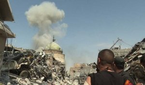 A Mossoul, l'armée nettoie l'ultime poche de résistane de l'EI