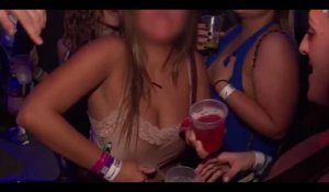 Enquête Exclusive : Lors du Spring Break à Cancun des filles montrent leurs seins pour un jeu (Vidéo)