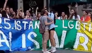 Istanbul: La Gay Pride, violemment réprimée, vue des réseaux sociaux