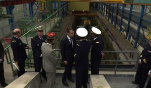 Macron sur la base des sous-marins nucléaires de l'Ile Longue
