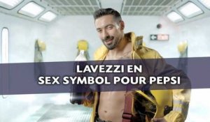 Ezequiel Lavezzi à moitié nu dans une pub pour Pepsi