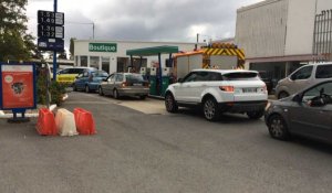 C'est la queue route de Niort pour le gazole