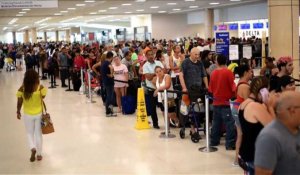 Affluence à l'aéroport de San Juan pour quitter Porto Rico
