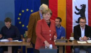 Allemagne/élections: Merkel a voté à Berlin