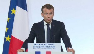 Radicalisation : Macron annonce une politique de prévention "dès le plus jeune âge"