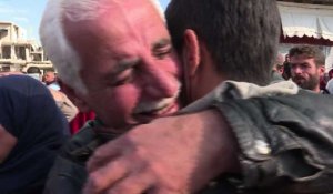 Syrie: pleurs et youyous pour accueillir des ex-otages de l'EI