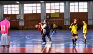 Ukraine : un arbitre de Futsal se fait agresser par un entraineur (vidéo)