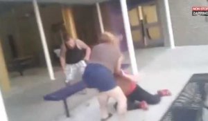 Une mère frappe violemment une adolescente pour venger sa fille (vidéo) 