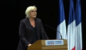 Attaque à Marseille: "acte de guerre" pour Marine Le Pen