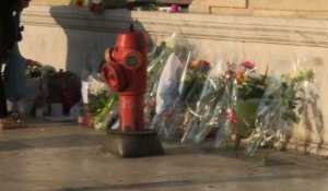 Attaque de Marseille: des anonymes rendent hommage aux victimes