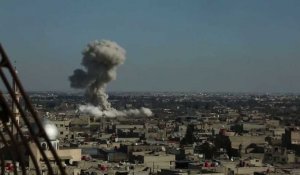 L'aviation syrienne pilonne un fief rebelle tuant 100 civils