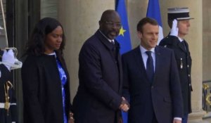George Weah accueilli à l'Elysée par Emmanuel Macron