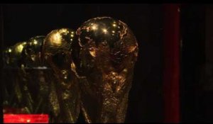 Foot: le trophée de la Coupe du monde fait escale en Argentine