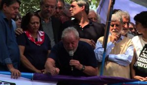 Brésil: l'ex-président Lula s'est livré à la justice