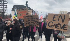 900 manifestants pour la défense du service public