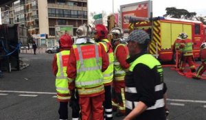 Marseille : un camion de transport de verre se renverse sous la passerelle Rabatau