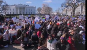 Etats-Unis : l'appel des lycéens contre les armes devant la Maison-Blanche