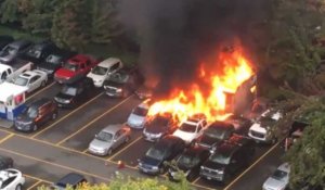 Etats-Unis : un food-truck prend feu et fait exploser des voitures (vidéo)