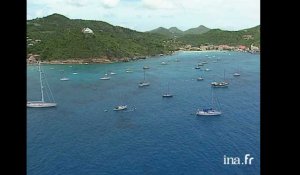 Saint Barthélemy-Guadeloupe : bateaux au mouillage de Corossol à Gustavia