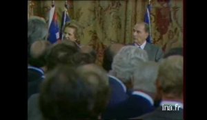 Paris : tunnel sous La Manche, signature accord Mitterrand-Thatcher
