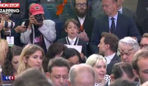 La porte-parole de la Maison Blanche émue par la question d'un petit garçon (vidéo) 