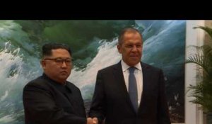 Le chef de la diplomatie russe rencontre Kim Jong Un à Pyongyang