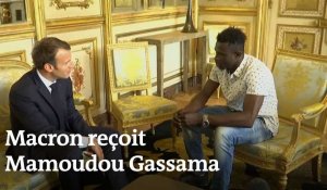 Emmanuel Macron reçoit Mamoudou Gassama, après son acte de bravoure