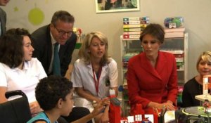 Melania Trump rend visite aux enfants à l'hôpital Necker