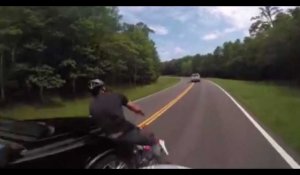 États-Unis : Une voiture percute volontairement un cycliste, les images chocs (Vidéo) 
