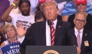 Charlottesville : Donald Trump s'en prend (encore) aux médias