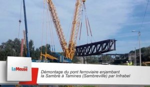Démontage du pont ferroviaire enjambant la Sambre à Tamines (Sambreville) par Infrabel.