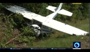 Etats-Unis : Le crash impressionnant d'un petit avion sur une autoroute (vidéo) 