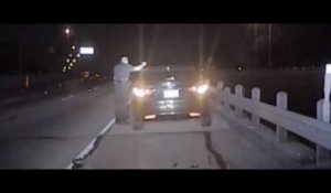Etats-Unis : un policier renversé par une voiture à pleine vitesse, la vidéo choc