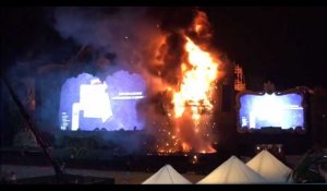 Barcelone : La scène du festival Tomorrowland en feu, les images chocs ! (Vidéo)