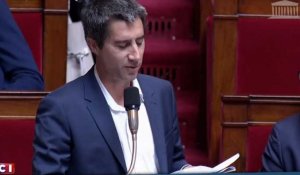 François Ruffin évoque sa mère et ironise sur sa tenue jugée débraillée à l'Assemblée nationale (vidéo)